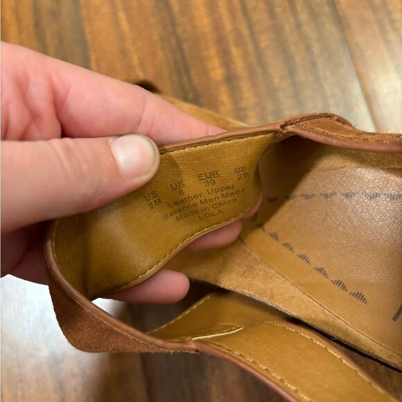 Zodiac Brown Leather Lola Chunky Heeled Sandal - Picture 9 of 9